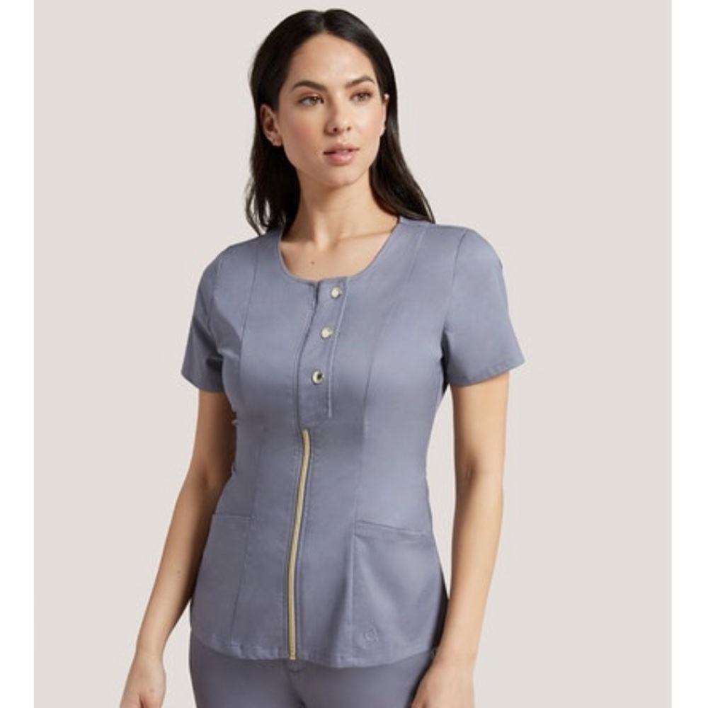 Jaanuu front snap scrub top SMALL